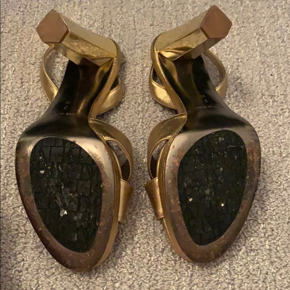 Gold pumps - Picture 3 of 3